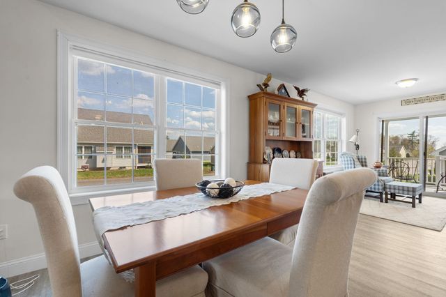 2 Strawberry Lane, Hooksett, NH 03106