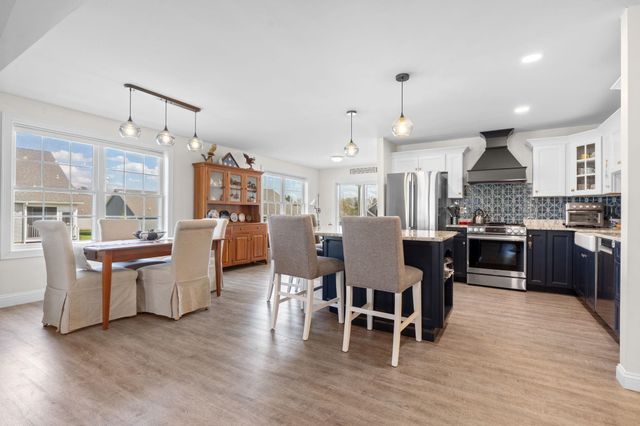 2 Strawberry Lane, Hooksett, NH 03106