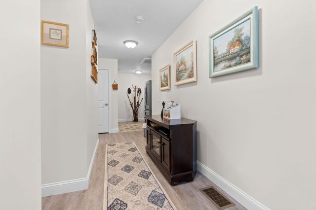2 Strawberry Lane, Hooksett, NH 03106