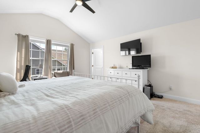 2 Strawberry Lane, Hooksett, NH 03106