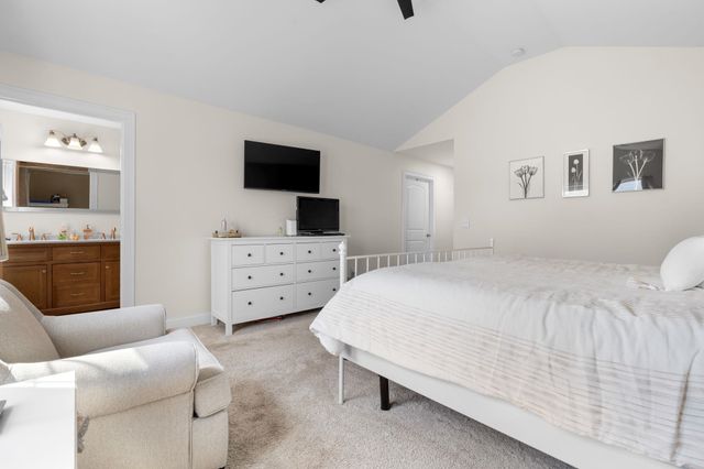 2 Strawberry Lane, Hooksett, NH 03106