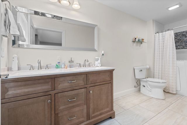 2 Strawberry Lane, Hooksett, NH 03106