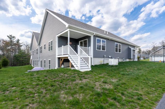 2 Strawberry Lane, Hooksett, NH 03106