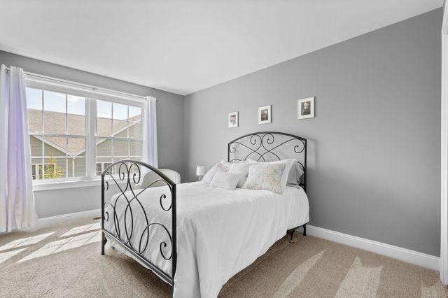 2 Strawberry Lane, Hooksett, NH 03106