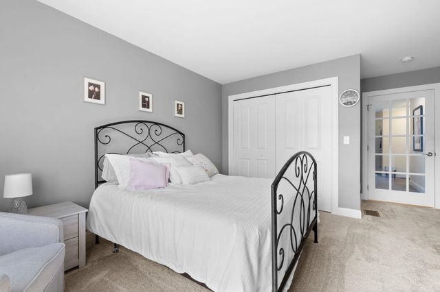 2 Strawberry Lane, Hooksett, NH 03106
