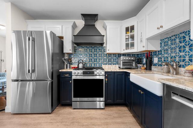 2 Strawberry Lane, Hooksett, NH 03106