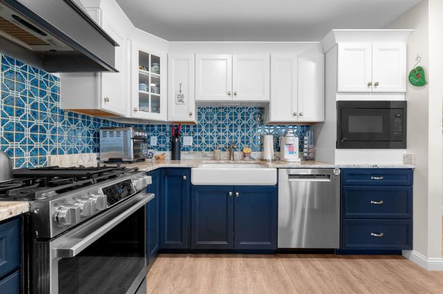 2 Strawberry Lane, Hooksett, NH 03106