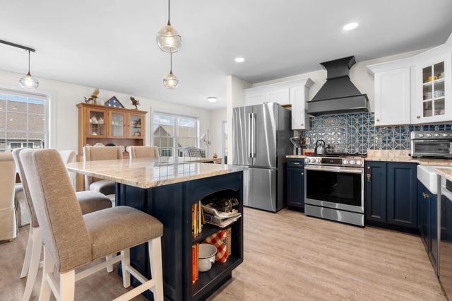 2 Strawberry Lane, Hooksett, NH 03106
