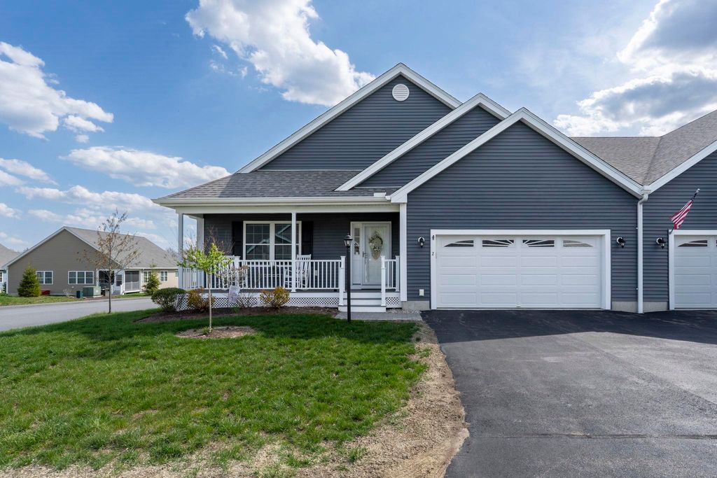 2 Strawberry Lane, Hooksett, NH 03106
