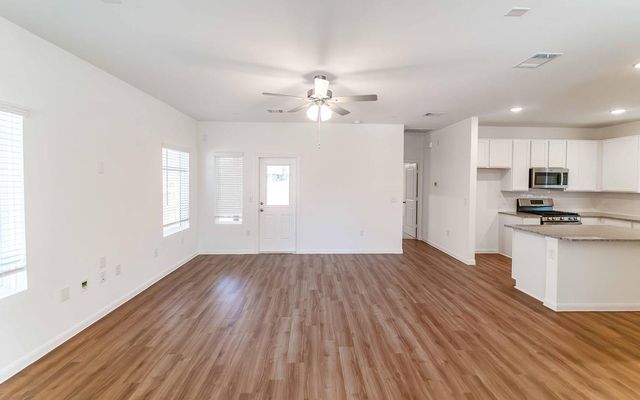 215 Tokalaun DR, Hutto, TX 78634