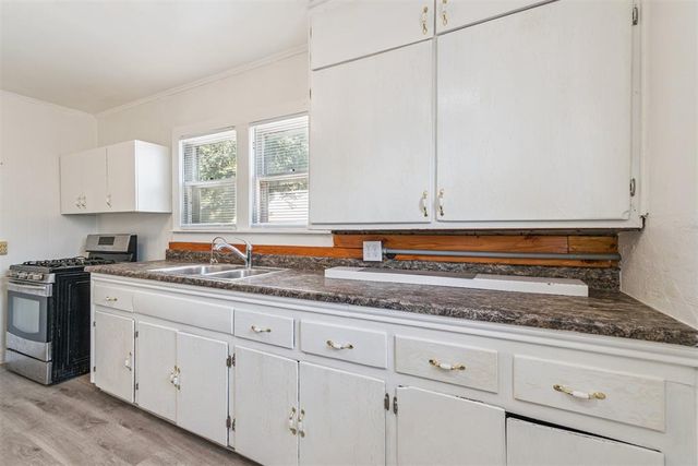 319 S Oklahoma Avenue, Shawnee, OK 74801