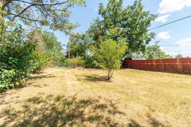319 S Oklahoma Avenue, Shawnee, OK 74801