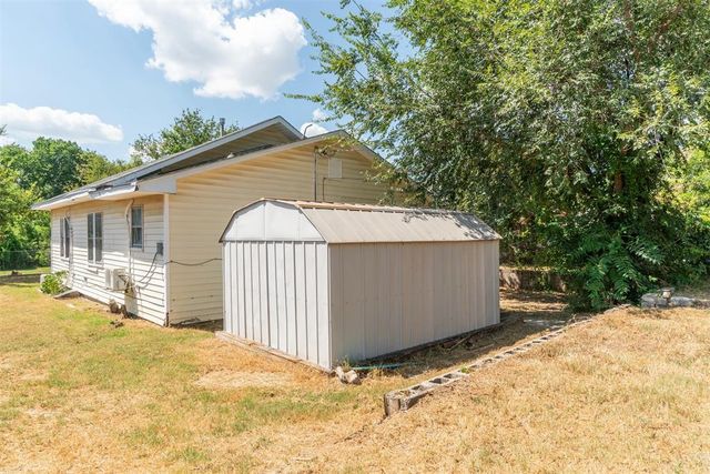 319 S Oklahoma Avenue, Shawnee, OK 74801