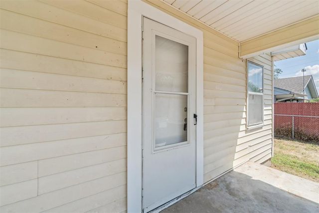 319 S Oklahoma Avenue, Shawnee, OK 74801