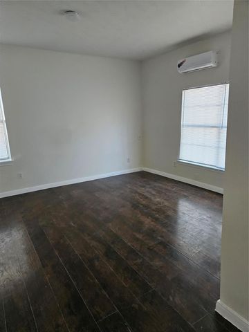 2121 Fulton Street 2, Houston, TX 77009