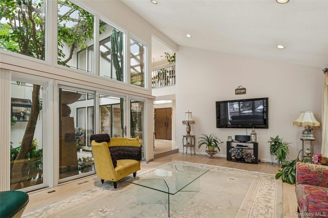 43 Bristol Drive, Manhasset, NY 11030