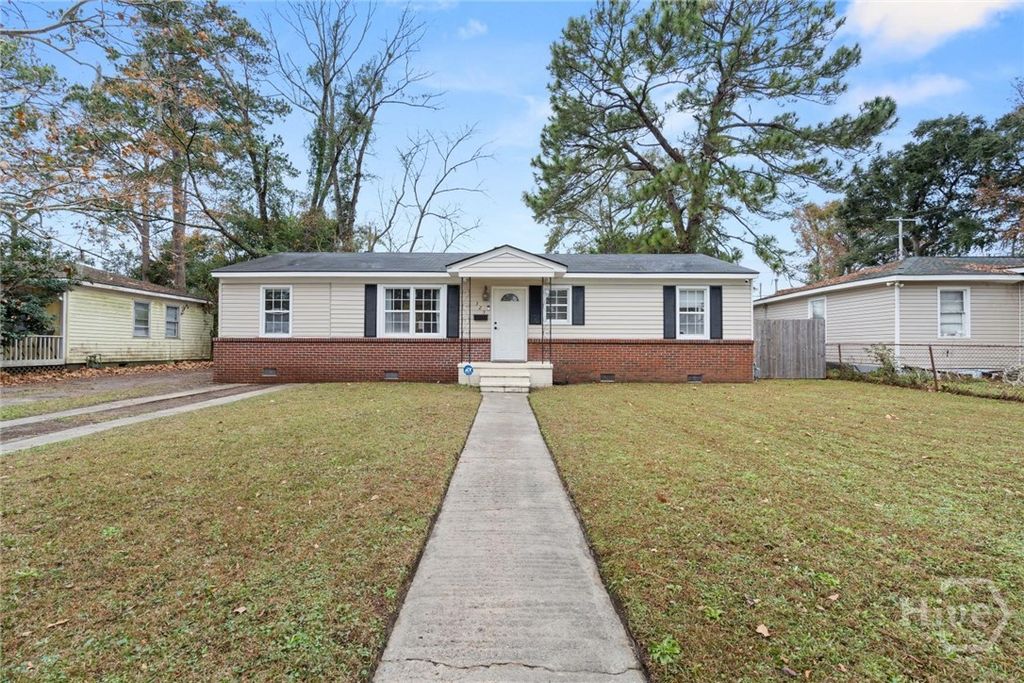 Image 1 of property listing at 325 Manor Drive, Savannah, GA 31404