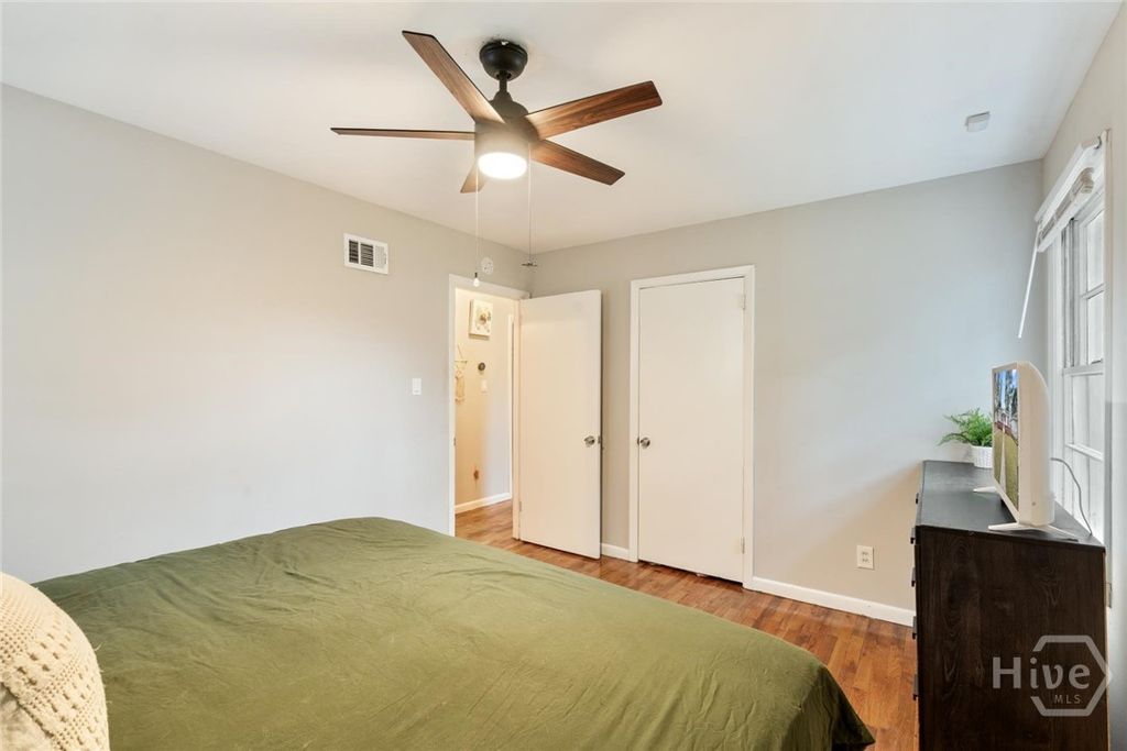Image 13 of property listing at 325 Manor Drive, Savannah, GA 31404