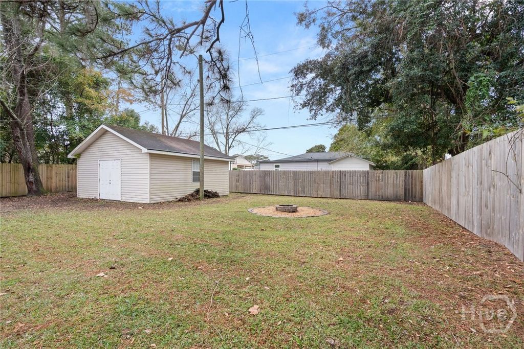 Image 27 of property listing at 325 Manor Drive, Savannah, GA 31404