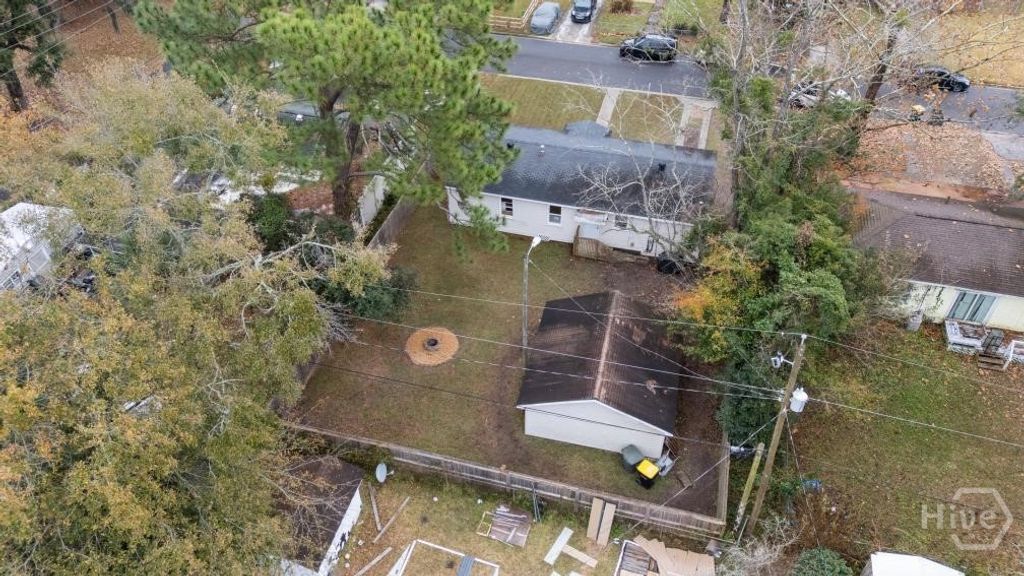 Image 31 of property listing at 325 Manor Drive, Savannah, GA 31404