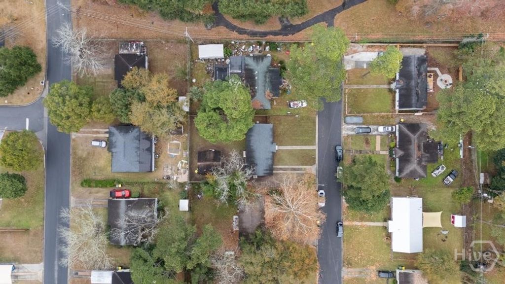 Image 32 of property listing at 325 Manor Drive, Savannah, GA 31404