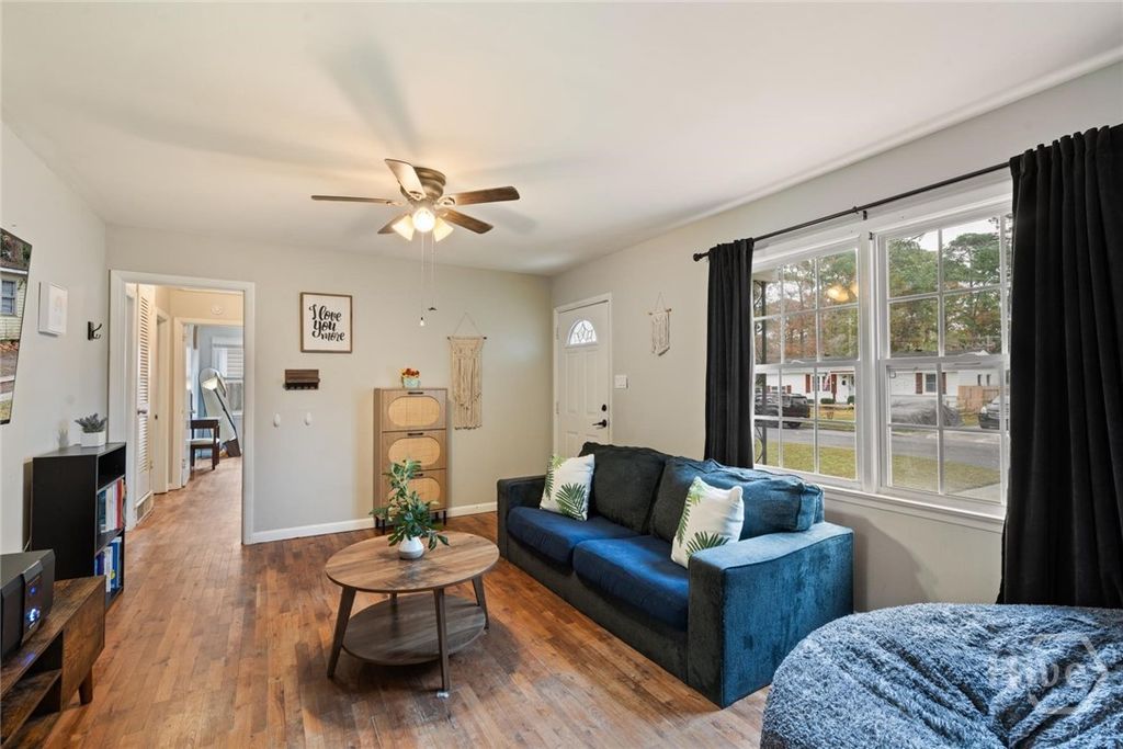 Image 7 of property listing at 325 Manor Drive, Savannah, GA 31404