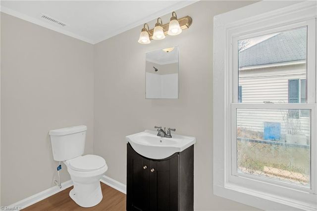 2400 Peachtree Street, Winston-salem, NC 27107