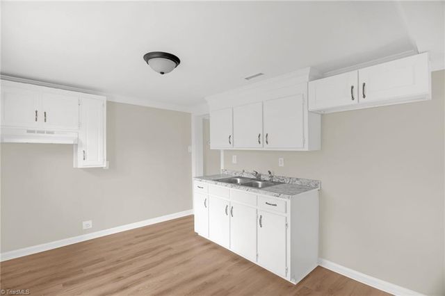 2400 Peachtree Street, Winston-salem, NC 27107