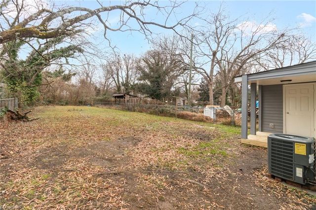 2400 Peachtree Street, Winston-salem, NC 27107