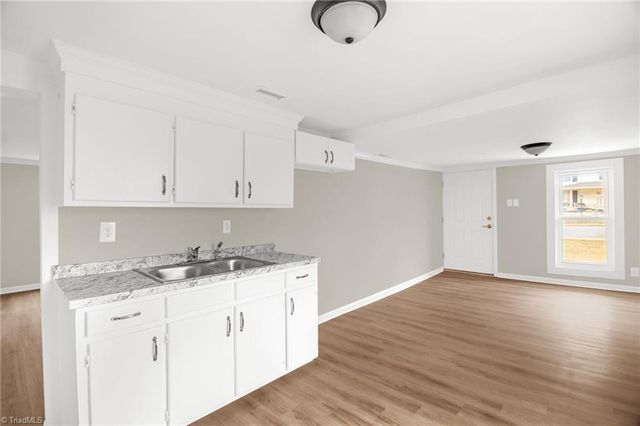 2400 Peachtree Street, Winston-salem, NC 27107