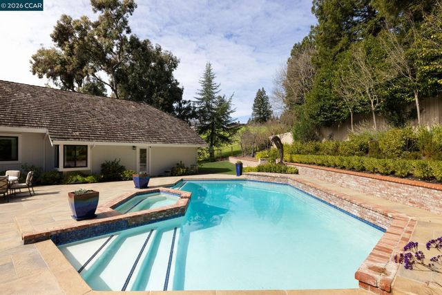 2705 Mossy Oak Dr, Danville, CA 94506