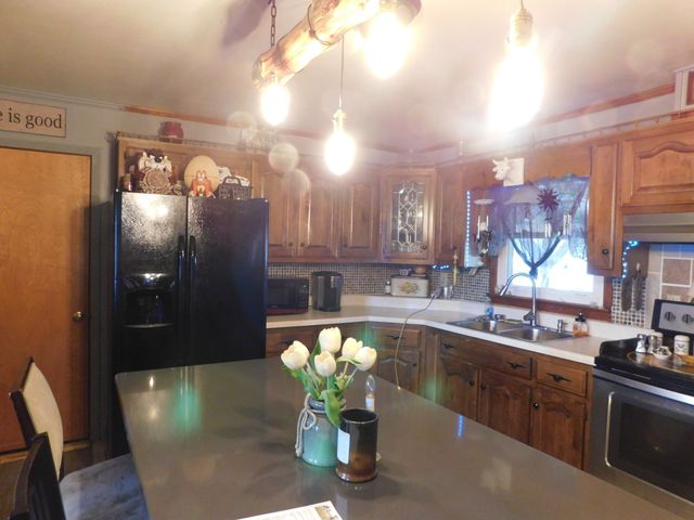 417 Old Highway 31 E, Bethpage, TN 37022