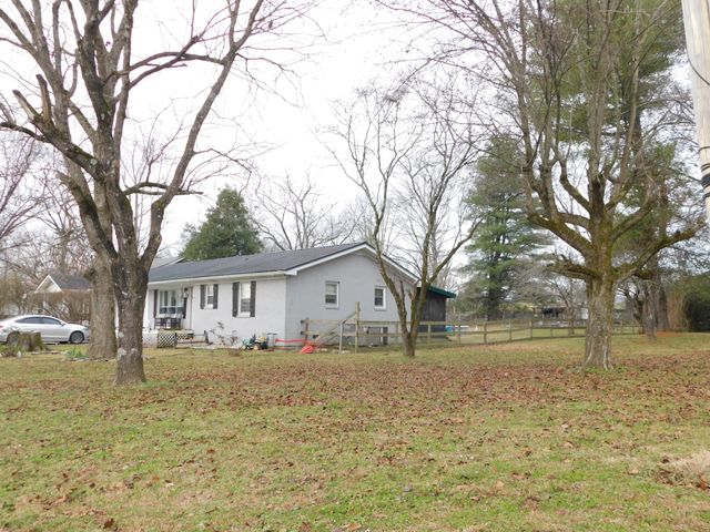 417 Old Highway 31 E, Bethpage, TN 37022