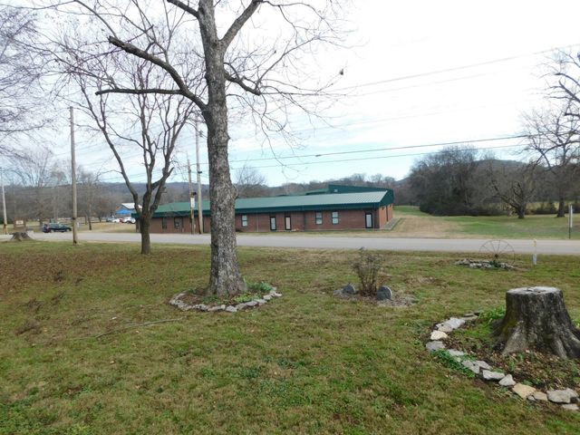 417 Old Highway 31 E, Bethpage, TN 37022
