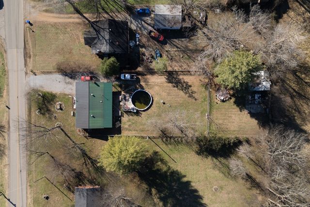 417 Old Highway 31 E, Bethpage, TN 37022