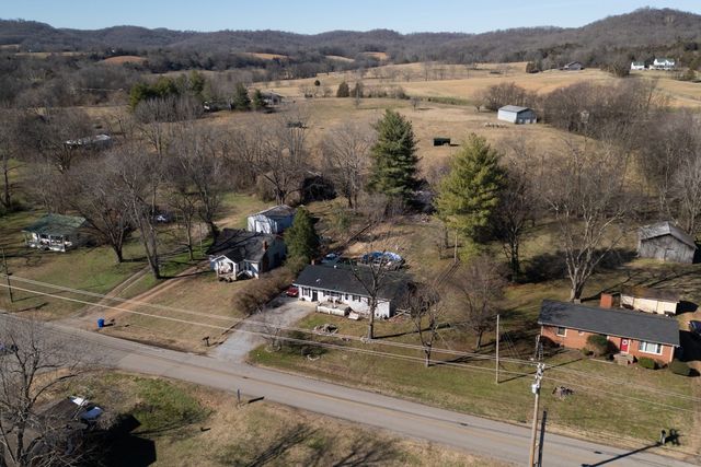 417 Old Highway 31 E, Bethpage, TN 37022