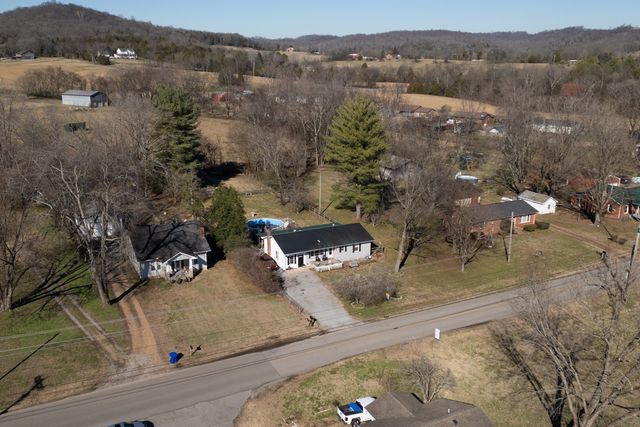 417 Old Highway 31 E, Bethpage, TN 37022