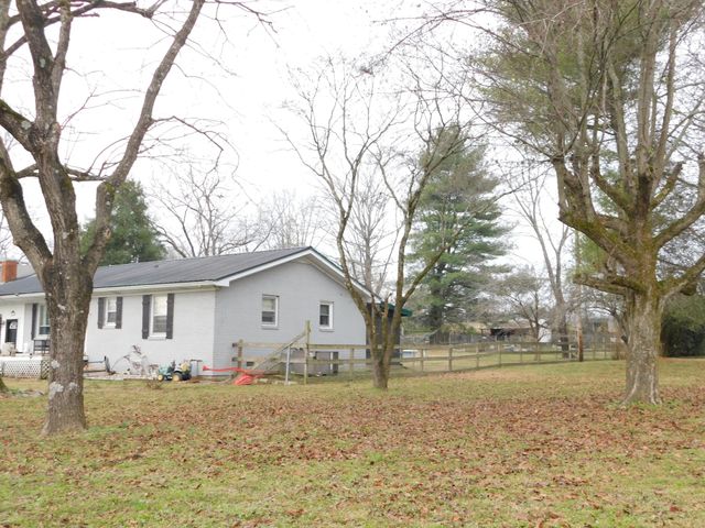 417 Old Highway 31 E, Bethpage, TN 37022