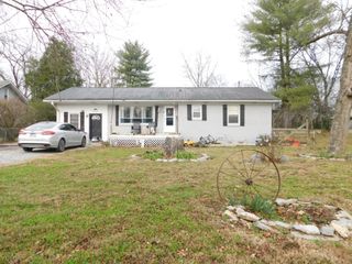 417 Old Highway 31 E, Bethpage, TN 37022