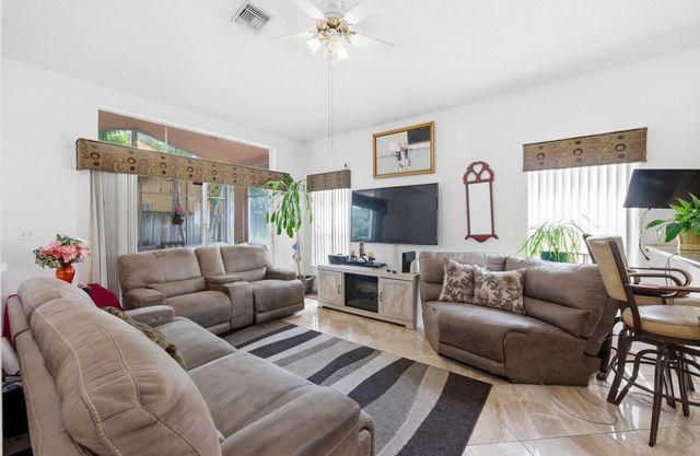 113 E Saratoga Blvd Boulevard E, Royal Palm Beach, FL 33411
