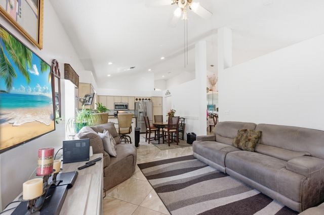 113 E Saratoga Blvd Boulevard E, Royal Palm Beach, FL 33411