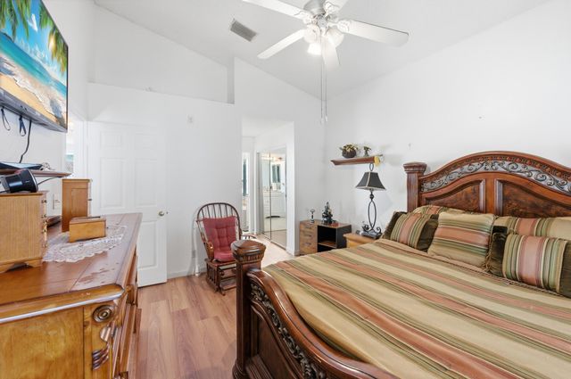 113 E Saratoga Blvd Boulevard E, Royal Palm Beach, FL 33411