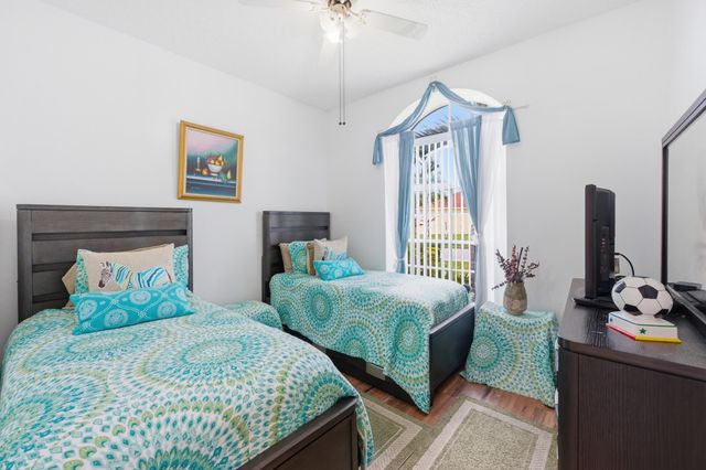 113 E Saratoga Blvd Boulevard E, Royal Palm Beach, FL 33411