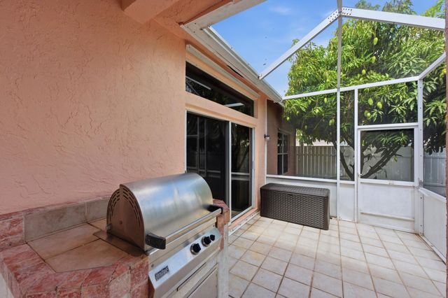 113 E Saratoga Blvd Boulevard E, Royal Palm Beach, FL 33411