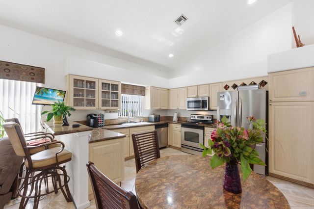 113 E Saratoga Blvd Boulevard E, Royal Palm Beach, FL 33411