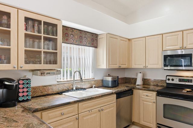 113 E Saratoga Blvd Boulevard E, Royal Palm Beach, FL 33411