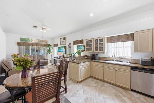 113 E Saratoga Blvd Boulevard E, Royal Palm Beach, FL 33411