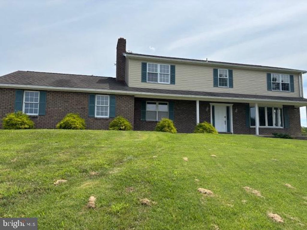 1631 DETWILER CT, York, PA 17403