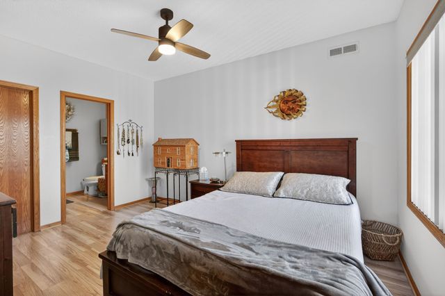 2461 Patricia Drive Bldg E, Urbandale, IA 50322