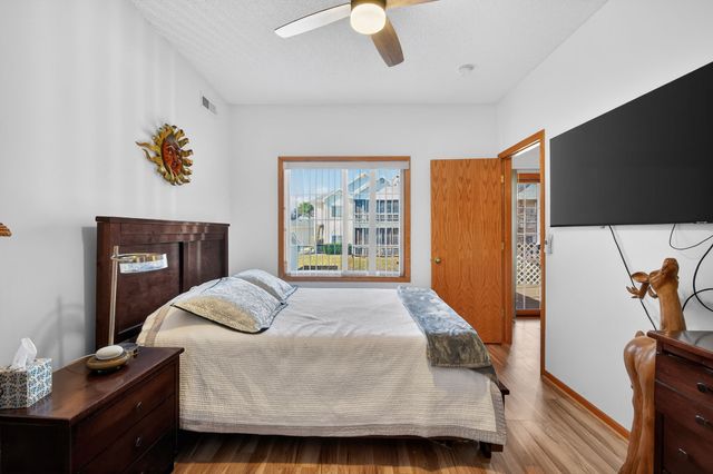 2461 Patricia Drive Bldg E, Urbandale, IA 50322